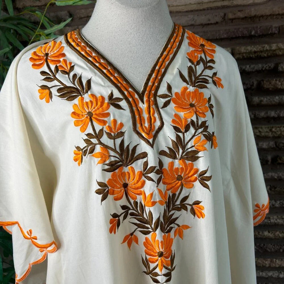 Vintage 60s Embroidered Brown and Orange Floral Caftan Metal Zipper - Picture 4 of 8